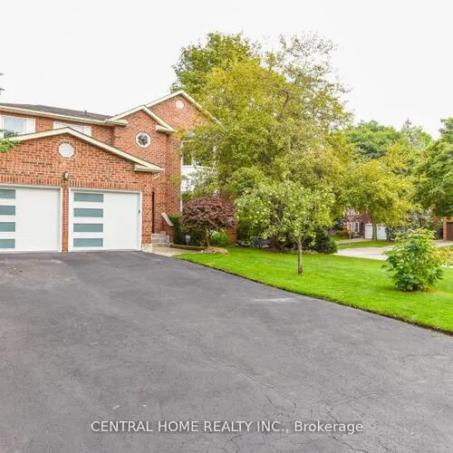 Premium freehold home for sale: 4, Robaldon, Princess-Rosethorn, Toronto