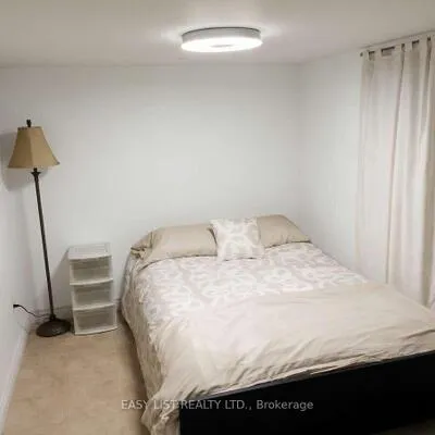 140,&nbsp;Ascot, Corso Italia-Davenport, Toronto