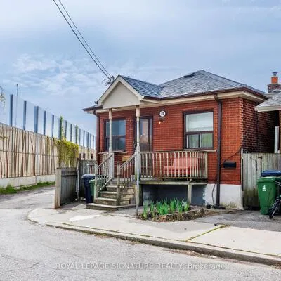 69,&nbsp;Nickle, Mount Dennis, Toronto