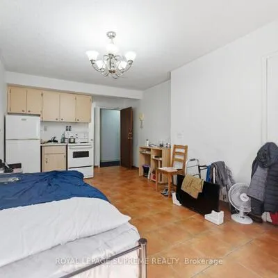 20,&nbsp;Maynard, South Parkdale, Toronto