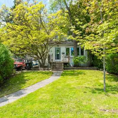 4,&nbsp;Elton, Long Branch, Toronto