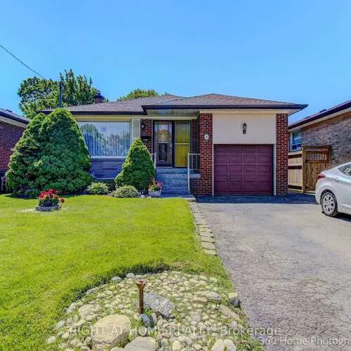 Premium freehold home for sale: 9, STEVENHARRIS, Markland Wood, Toronto