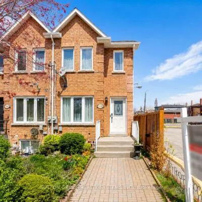 2138,&nbsp;Eglinton, Briar Hill-Belgravia, Toronto