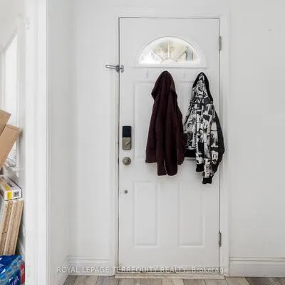 64,&nbsp;Pelmo, Humberlea-Pelmo Park W4, Toronto
