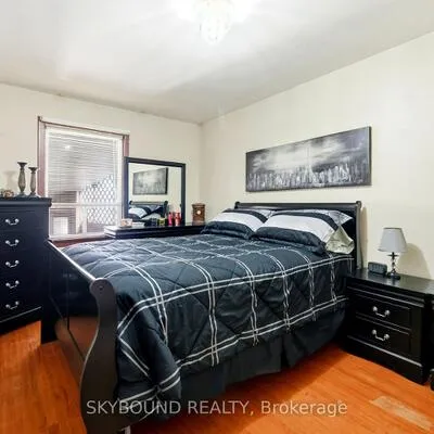 90,&nbsp;Ypres, Keelesdale-Eglinton West, Toronto