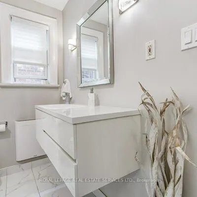 2,&nbsp;Larkin, High Park-Swansea, Toronto