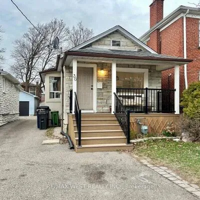 36,&nbsp;Fourteenth, New Toronto, Toronto