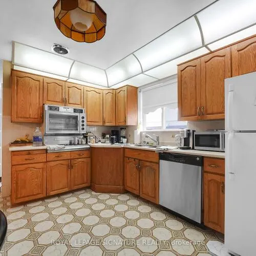 Premium freehold home for sale: 22, Hamptonbrook, Willowridge-Martingrove-Richview, Toronto