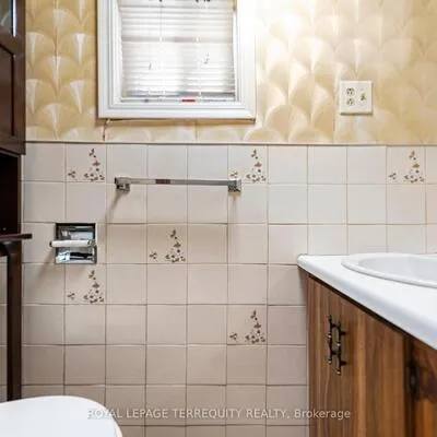54,&nbsp;St Clair, Corso Italia-Davenport, Toronto