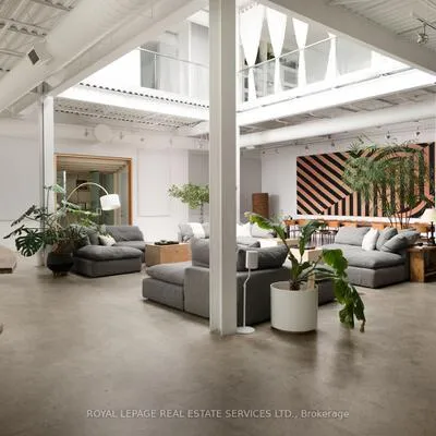 1,&nbsp;Roof Garden, Dovercourt-Wallace Emerson-Junction, Toronto