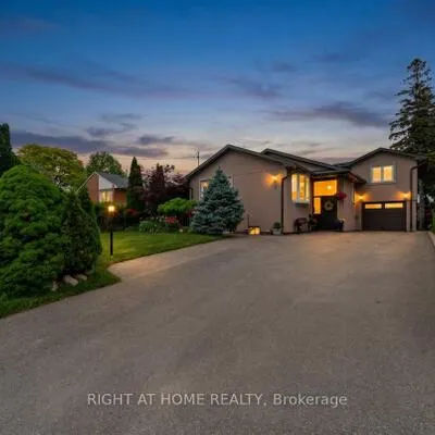 21,&nbsp;Warbeck, Kingsview Village-The Westway, Toronto