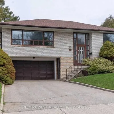 29,&nbsp;Fulwell, York University Heights, Toronto