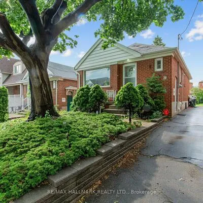 38,&nbsp;Ypres, Keelesdale-Eglinton West, Toronto