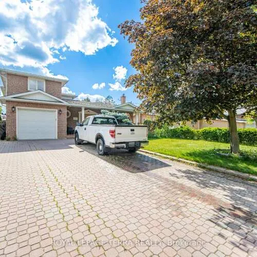 Premium freehold home for sale: 122, Verobeach, Humbermede, Toronto