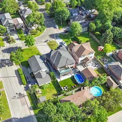 54,&nbsp;Lockheed, Humber Heights, Toronto