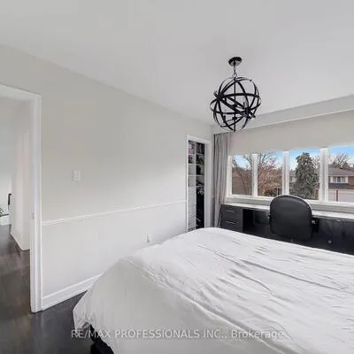 52,&nbsp;Courtsfield, Edenbridge-Humber Valley, Toronto