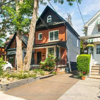 144,&nbsp;Eileen, Rockcliffe-Smythe, Toronto
