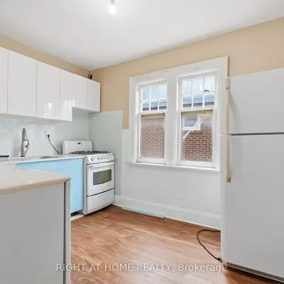 502,&nbsp;Salem, Dovercourt-Wallace Emerson-Junction, Toronto