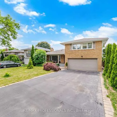 Premium freehold home for sale: 12, Thicket, Markland Wood, Toronto
