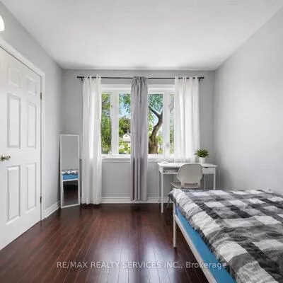 30,&nbsp;Elder, Long Branch, Toronto