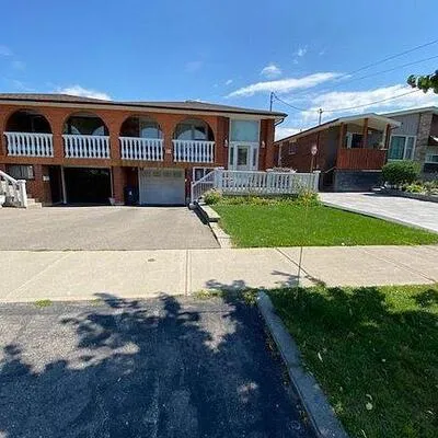 51,&nbsp;Seacliffe, Humber Summit, Toronto