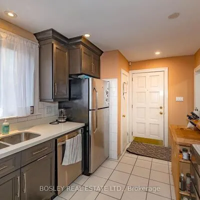 6,&nbsp;Boyd, Weston, Toronto