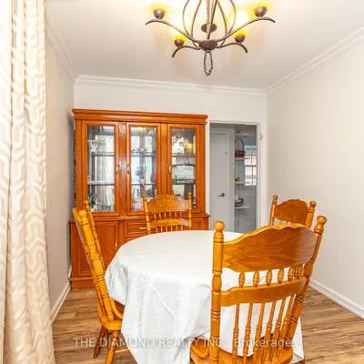 75,&nbsp;Glen Agar, Princess-Rosethorn, Toronto