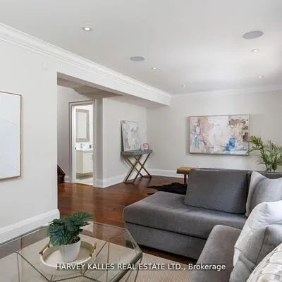 38,&nbsp;Westmount Park, Humber Heights, Toronto