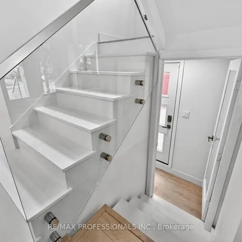 Premium freehold home for sale: 22, Ninth, New Toronto, Toronto