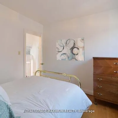 245,&nbsp;Belgravia, Briar Hill-Belgravia, Toronto