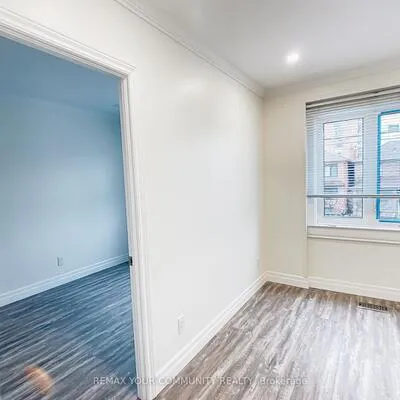 1623,&nbsp;Keele, Keelesdale-Eglinton West, Toronto