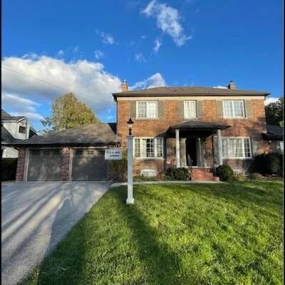 11,&nbsp;Lorraine, Islington-City Centre West, Toronto