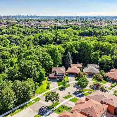 132,&nbsp;Stilecroft, York University Heights, Toronto