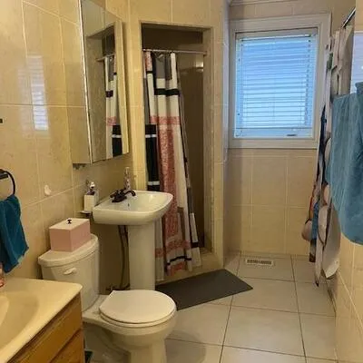 627,&nbsp;Caledonia, Briar Hill-Belgravia, Toronto