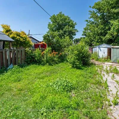 4,&nbsp;Marshall, Rockcliffe-Smythe, Toronto