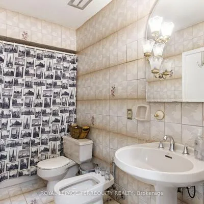 21,&nbsp;Buckland, Glenfield-Jane Heights, Toronto