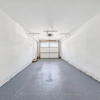 17,&nbsp;Vaudeville, Alderwood, Toronto