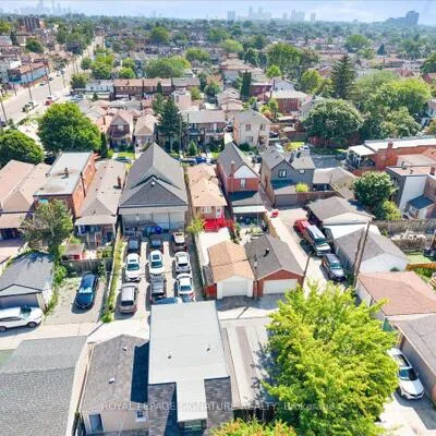 234,&nbsp;Nairn, Caledonia-Fairbank, Toronto
