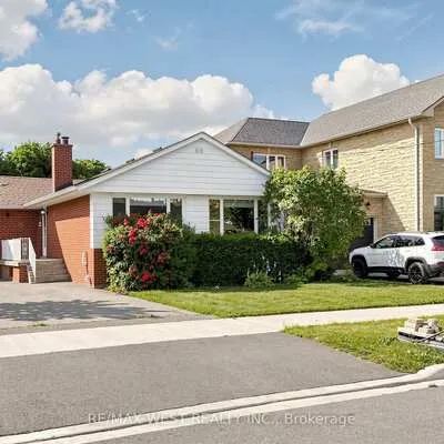 32,&nbsp;Allonsius, Eringate-Centennial-West Deane, Toronto