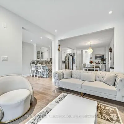 2621A,&nbsp;Keele, Maple Leaf, Toronto