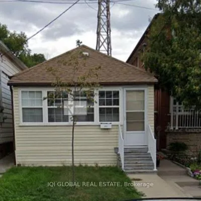 223,&nbsp;Prescott, Weston-Pellam Park, Toronto