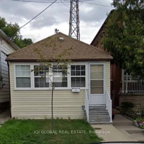 Premium freehold home for sale: 223, Prescott, Weston-Pellam Park, Toronto