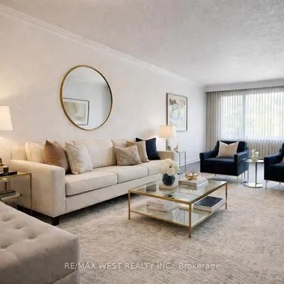 25,&nbsp;Bimini, Black Creek, Toronto