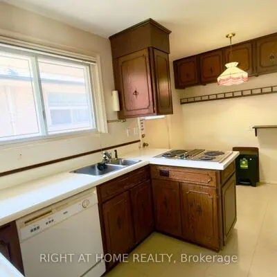 21,&nbsp;Mitre, Kingsview Village-The Westway, Toronto