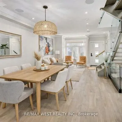 94,&nbsp;Lake, Mimico, Toronto