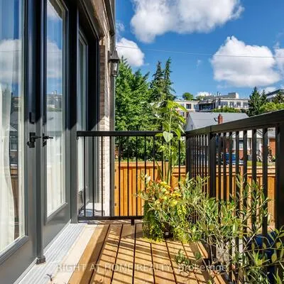33,&nbsp;Thorndale, Kingsway South, Toronto