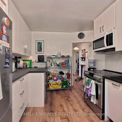 121,&nbsp;Medland, Junction Area, Toronto