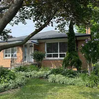 20,&nbsp;Lloyd Manor, Princess-Rosethorn, Toronto