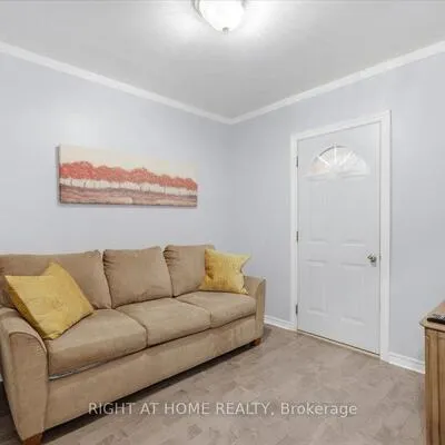 188,&nbsp;Queens, Mimico, Toronto