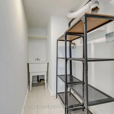 286,&nbsp;Gilbert, Caledonia-Fairbank, Toronto